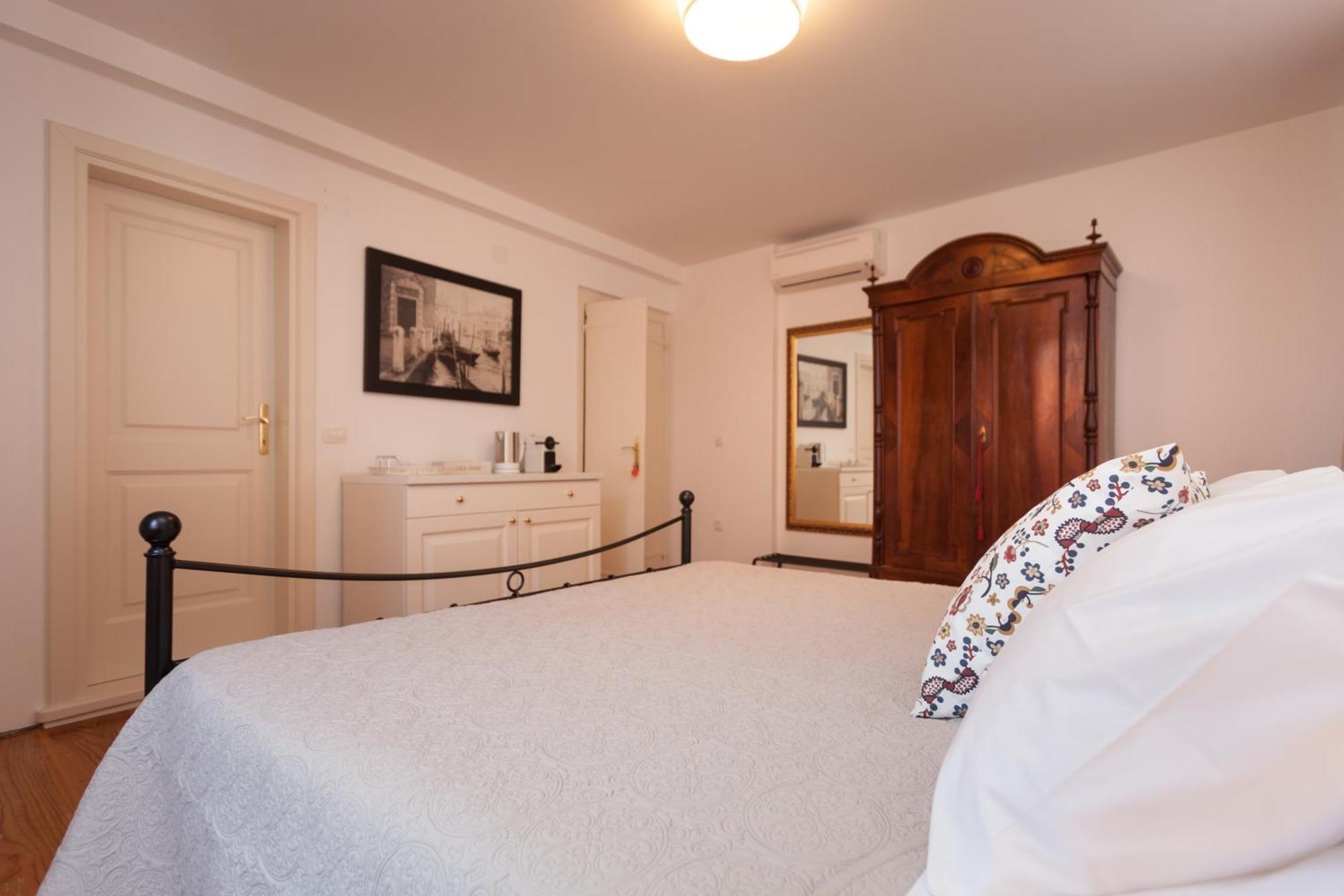 Guesthouse Casa Vittoria Rovinj Exterior photo